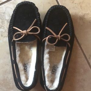 Shoes uggmoccasins. Excellent condition like new